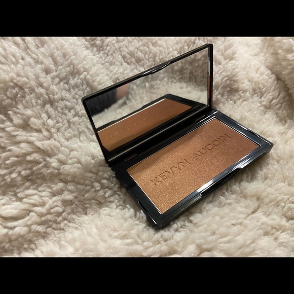 Kat Von D, Kevyn Aucoin, Beauty Blender, Urban Decay, Too Faced, Natasha Denona - Picture 5 of 12